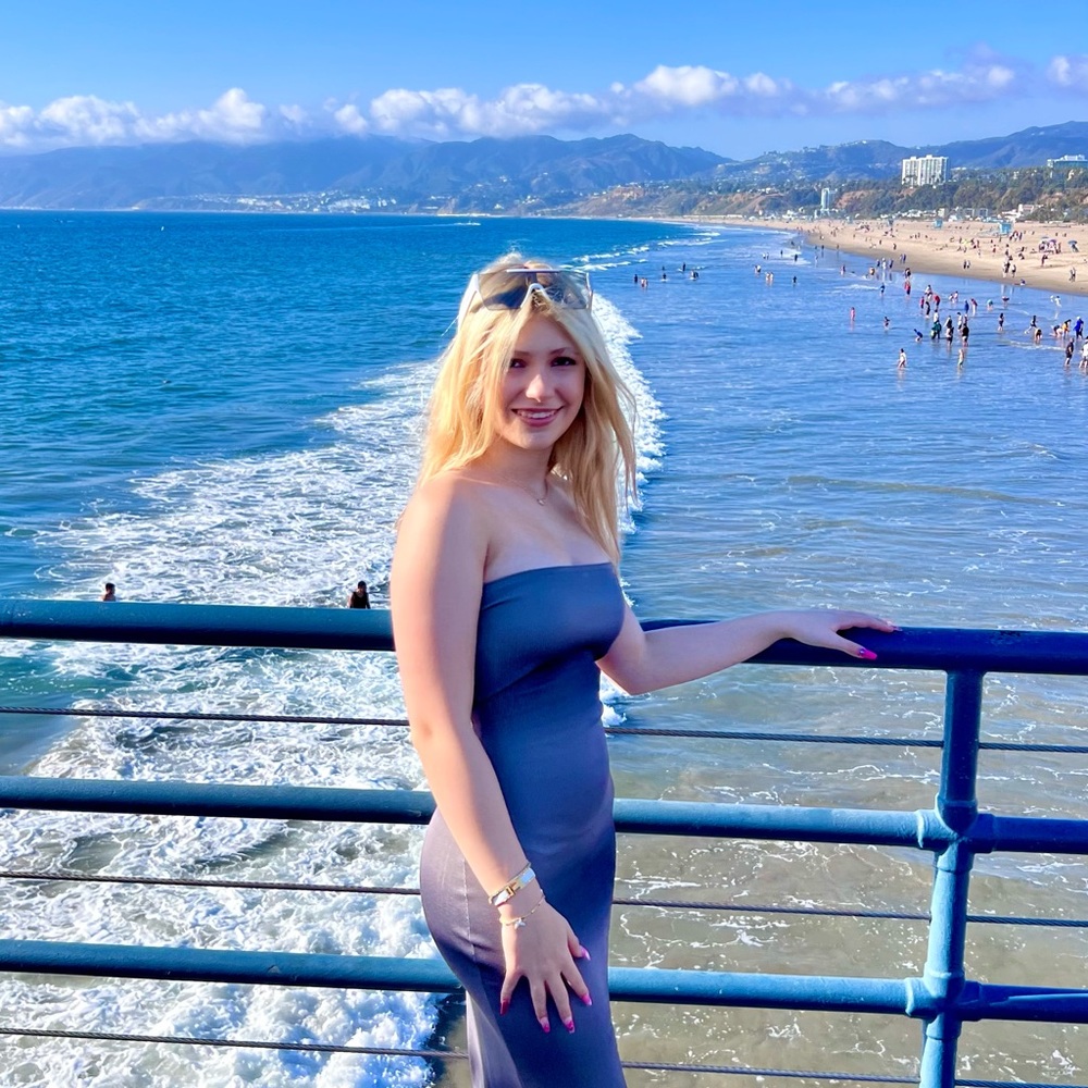 Meet your Posher, Elise